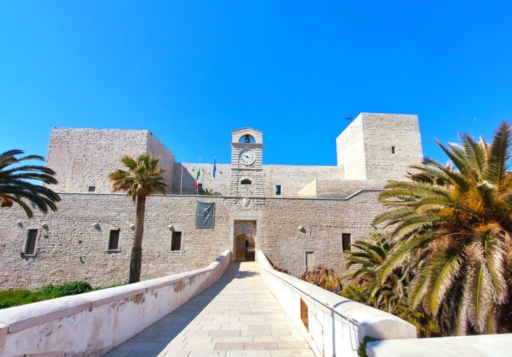 Apulia Trani kamienny zamek 