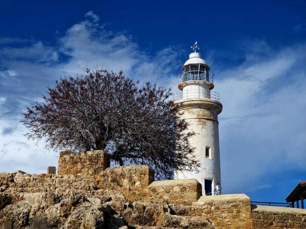 Latarnia morska w Parkuj Archeologicznym w Pafos