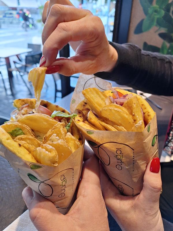 Cypryjska Pita street food jedzenie Cypr poza sezonem