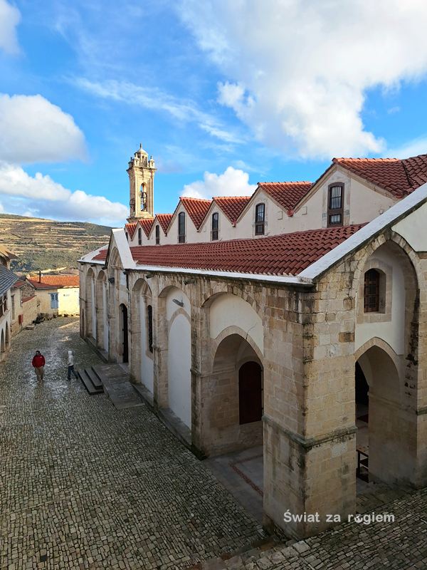 Klasztor w Omodos Cypr poza sezonem