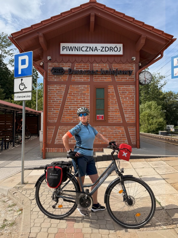 Wyremontowany budynek dworca kolejowego w Piwnicznej Zdroju