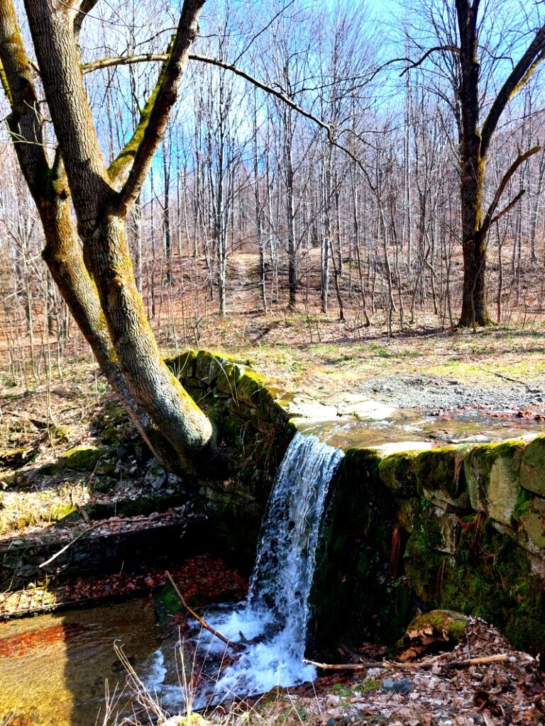 Wodospad Jaworze początek szlaku na Błatnią