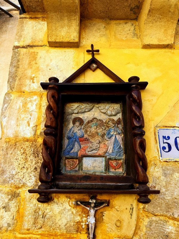 Święty obrazek na uliczkach Modica